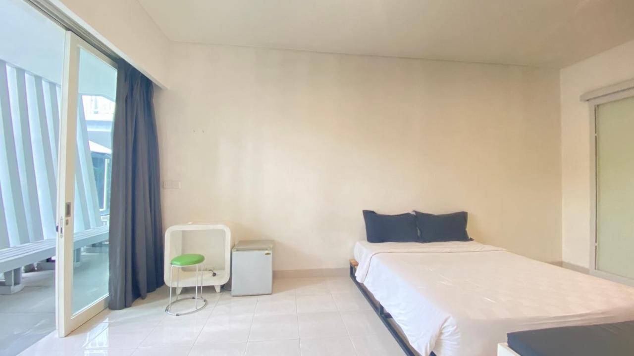 Pom Pom'S Bali Apartments Kerobokan Esterno foto