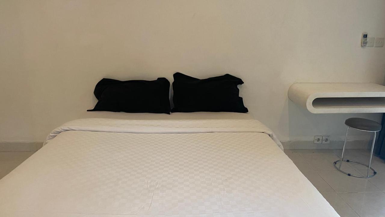 Pom Pom'S Bali Apartments Kerobokan Esterno foto
